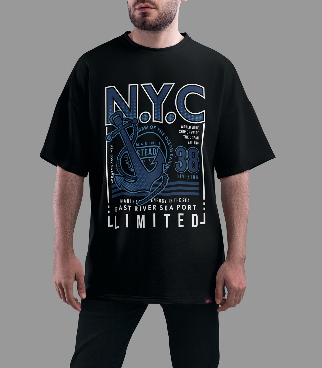 A Man wear black t-shrts