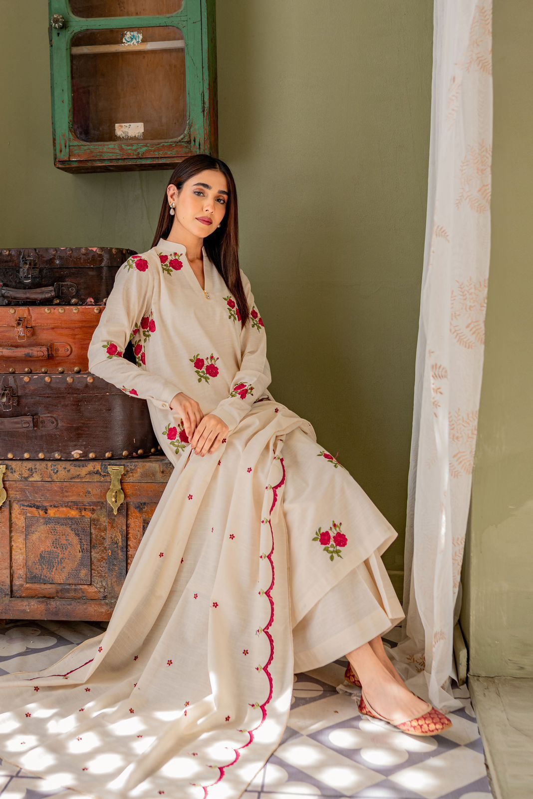 Printed Cotton Suit with Straight Plazo & Malmal Dupatta – Latkan Neckline