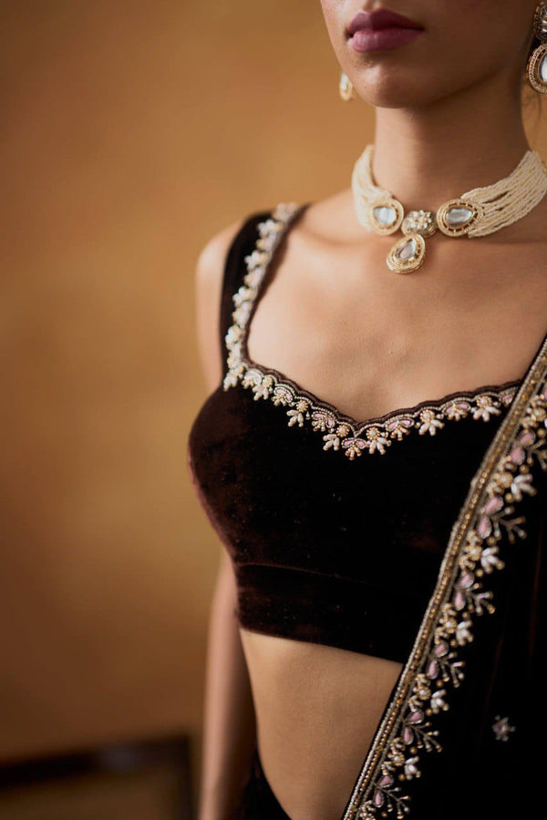 Premium 9000 Velvet Wedding Saree with Embroidered Lace Border & Fully Stitched Velvet Blouse | Special Bridal & Festive Collection