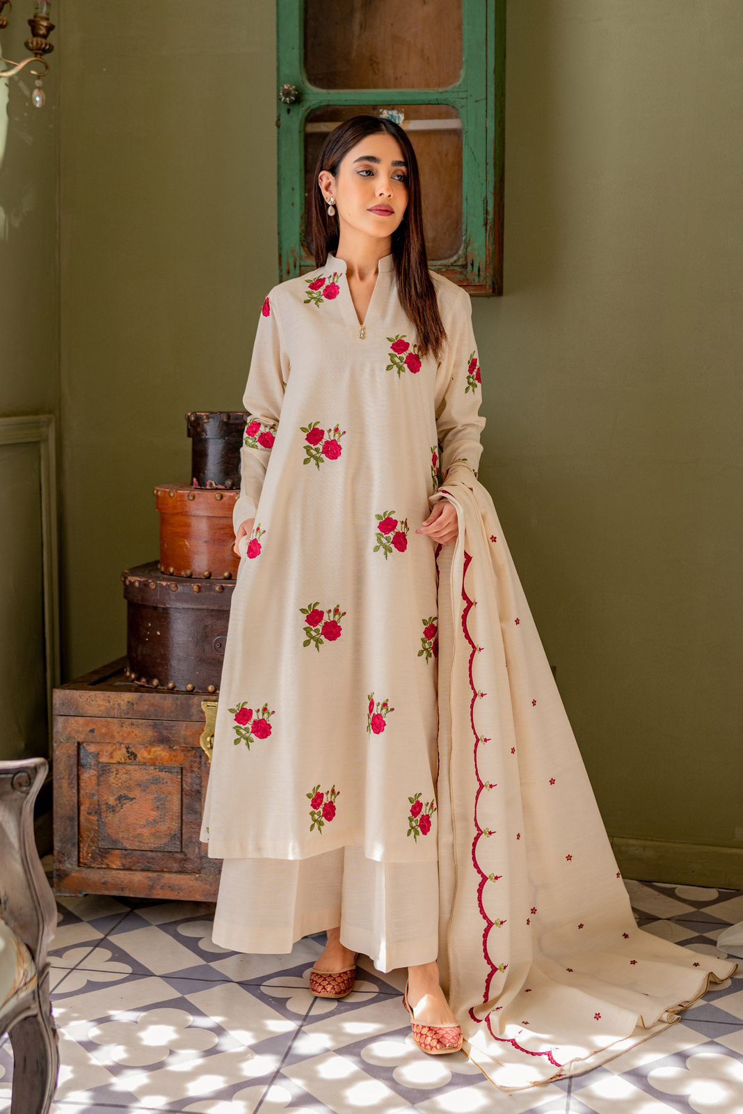 Printed Cotton Suit with Straight Plazo & Malmal Dupatta – Latkan Neckline